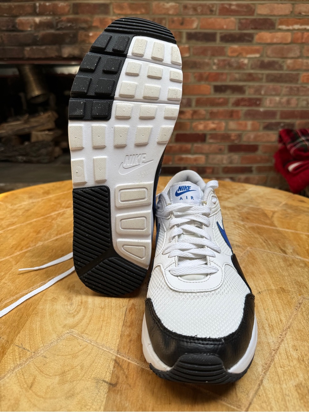 Nike Men’s Air Max SC White and Black Sneakers with Blue Swoosh - Picture 7 of 9